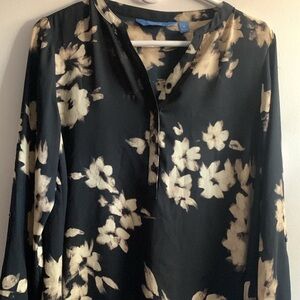 Vera Wang blouse like new Medium
